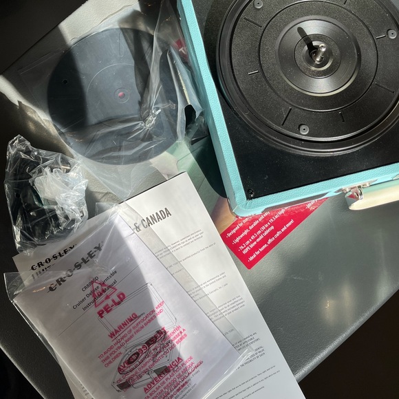 Crosley Portable Record Player - Picture 4 of 10